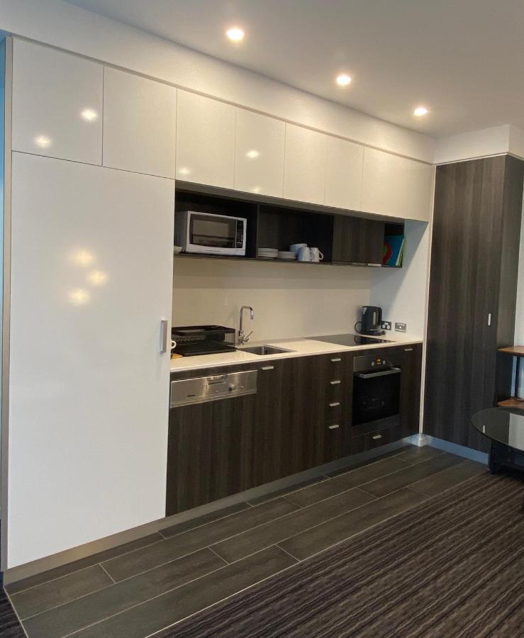 Modern Quiet 1 & 2 Bed Apt Opposite Albert Park ملبورن المظهر الخارجي الصورة