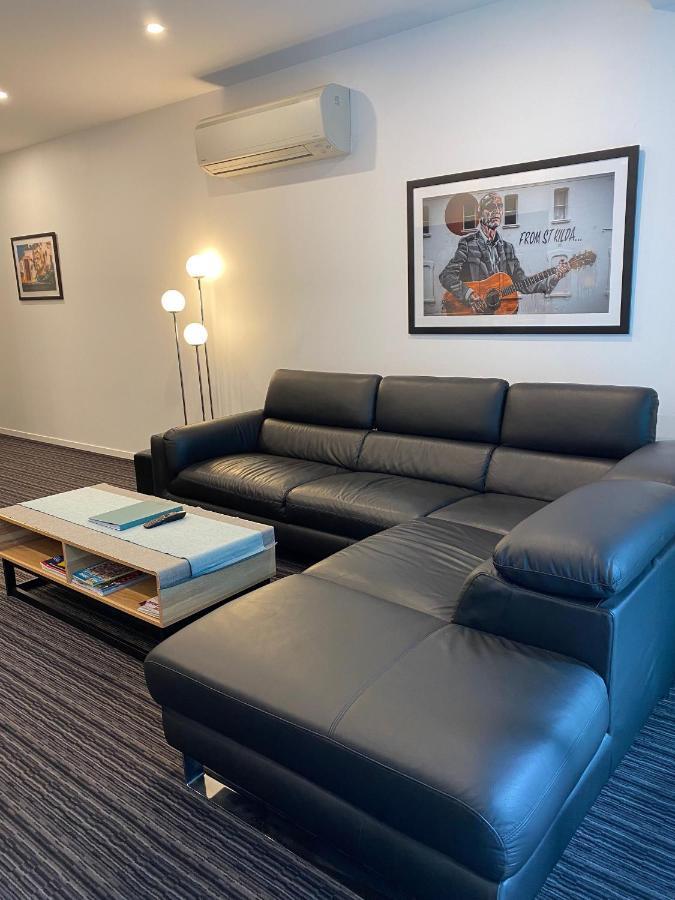 Modern Quiet 1 & 2 Bed Apt Opposite Albert Park ملبورن المظهر الخارجي الصورة