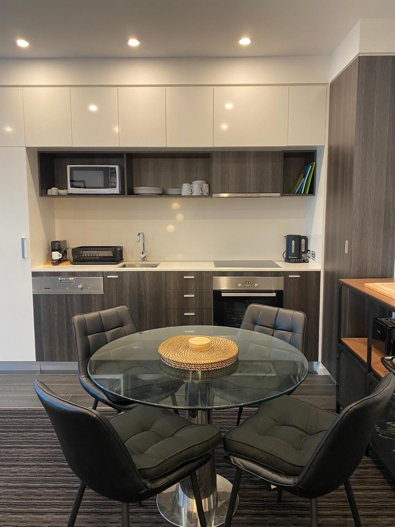 Modern Quiet 1 & 2 Bed Apt Opposite Albert Park ملبورن المظهر الخارجي الصورة