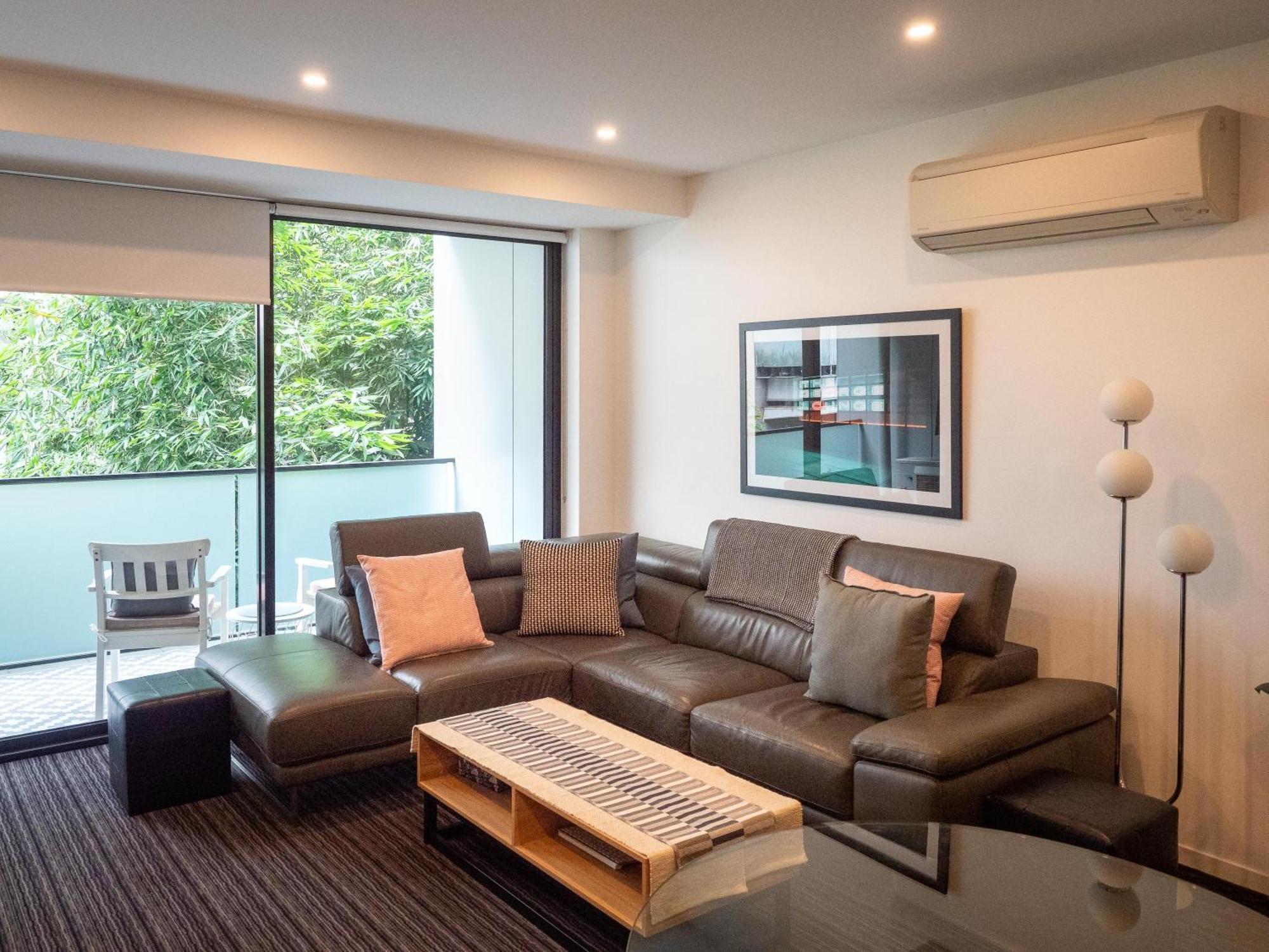 Modern Quiet 1 & 2 Bed Apt Opposite Albert Park ملبورن المظهر الخارجي الصورة