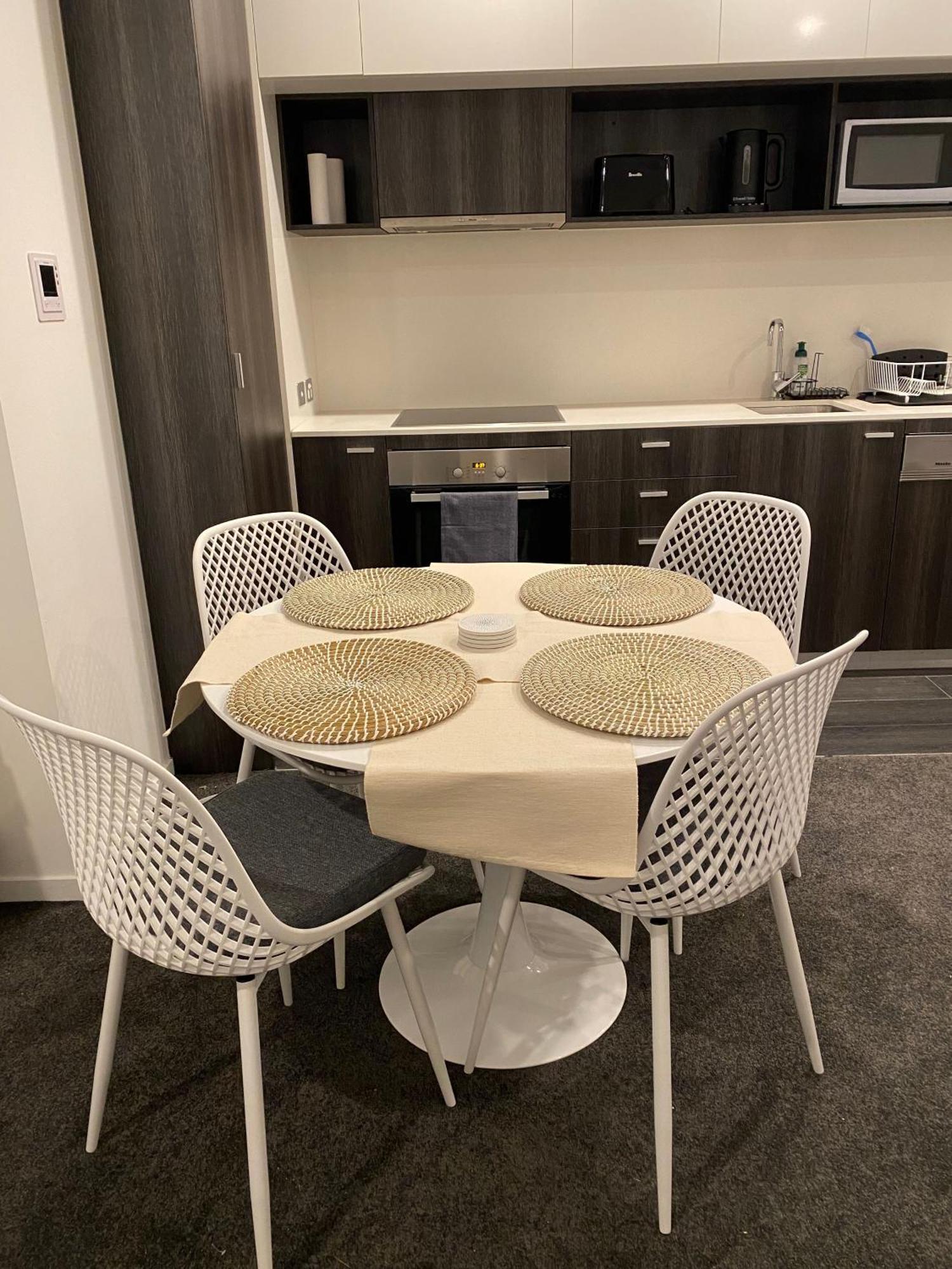 Modern Quiet 1 & 2 Bed Apt Opposite Albert Park ملبورن المظهر الخارجي الصورة