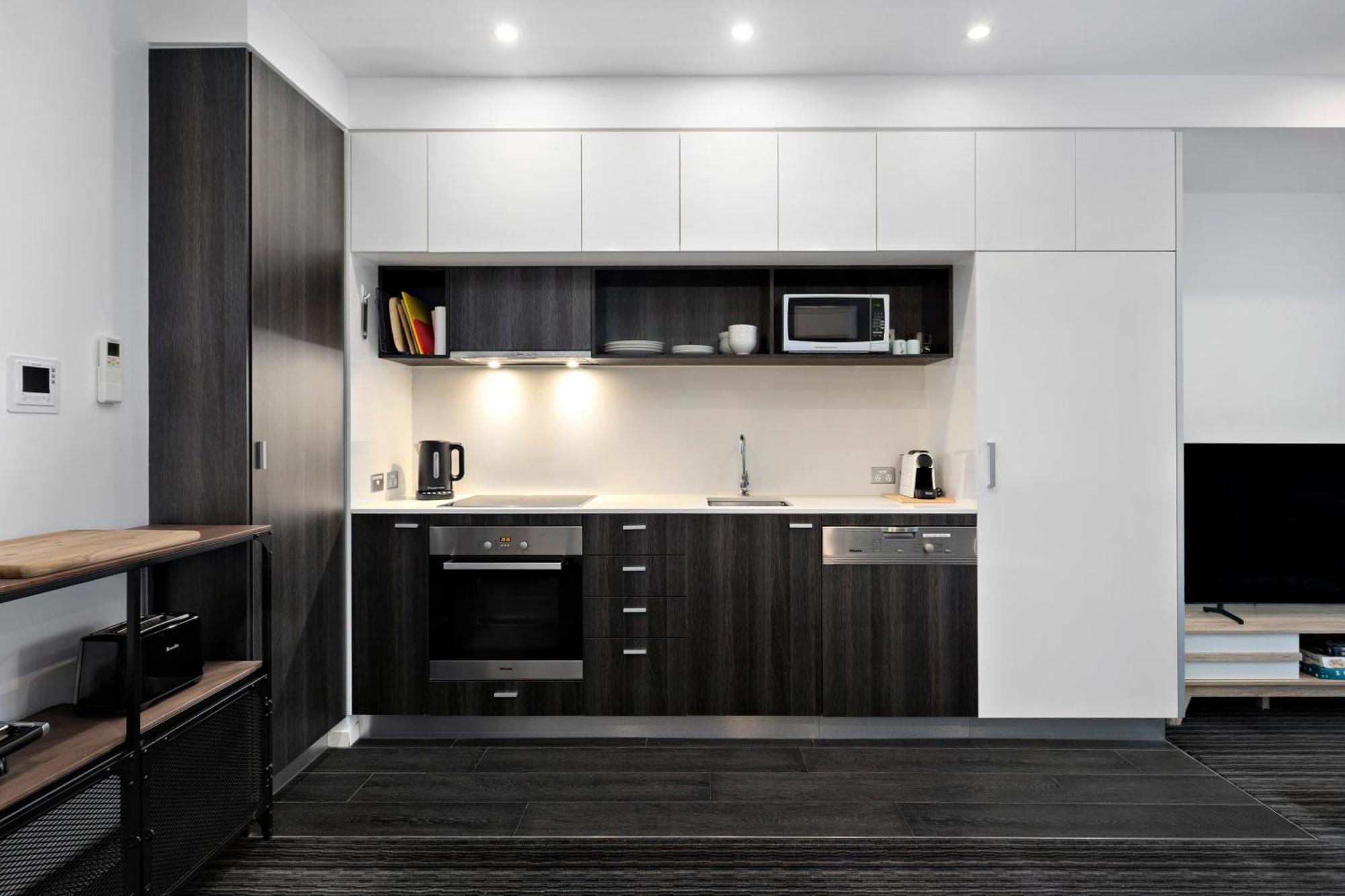 Modern Quiet 1 & 2 Bed Apt Opposite Albert Park ملبورن المظهر الخارجي الصورة
