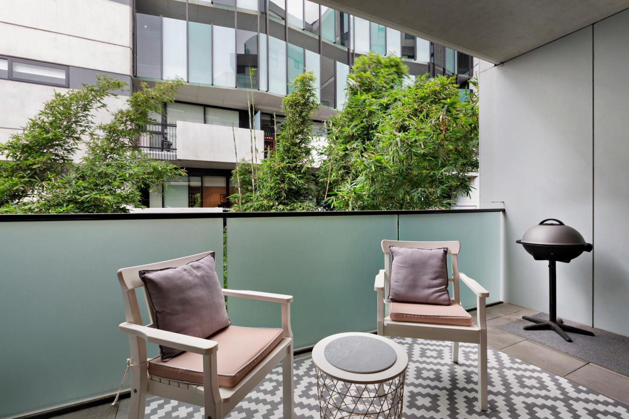 Modern Quiet 1 & 2 Bed Apt Opposite Albert Park ملبورن المظهر الخارجي الصورة